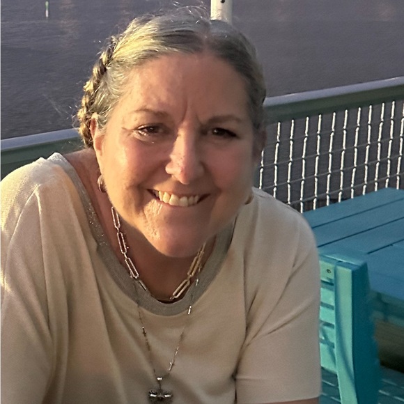 Meet your Posher, Robin - Picture 3 of 3